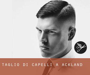 Taglio di capelli a Ackland